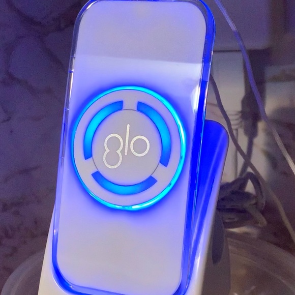 GLO Brilliant Teeth Whitening System - Picture 10 of 12